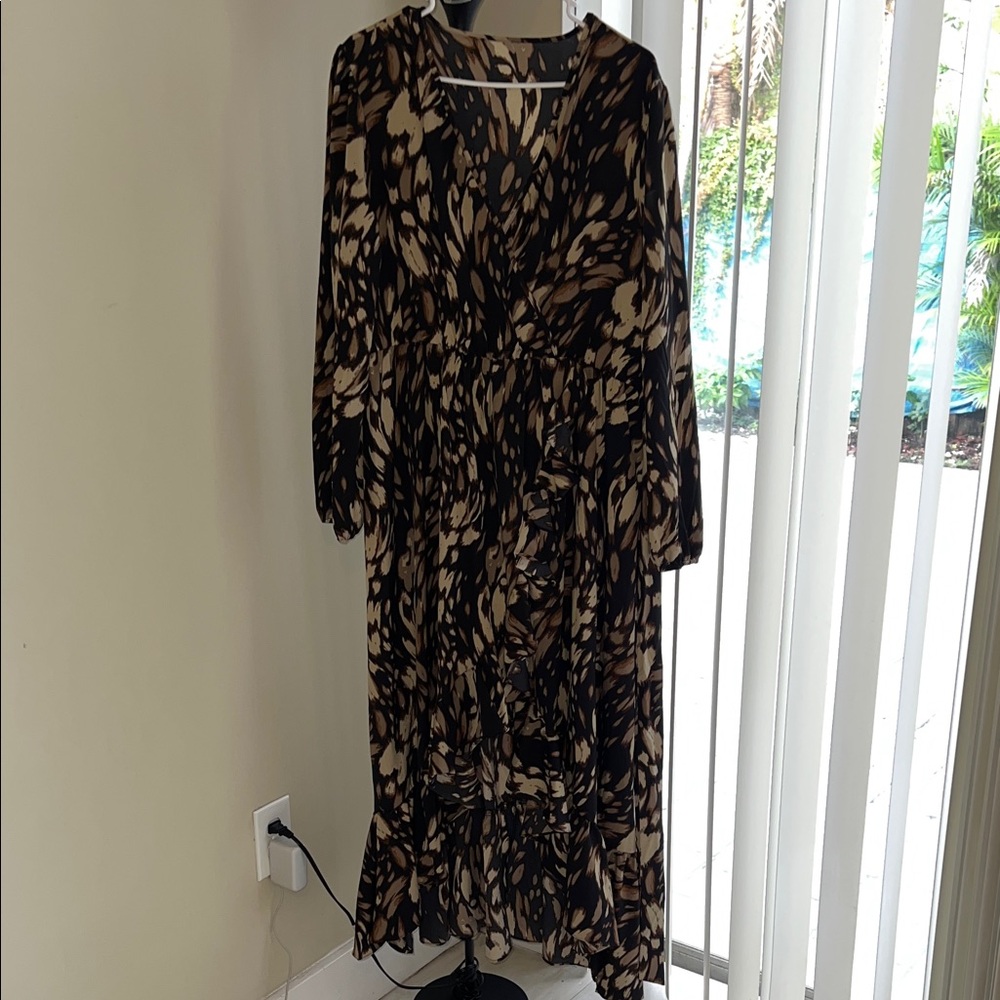 Elegant Black and Brown Patterned Dress
